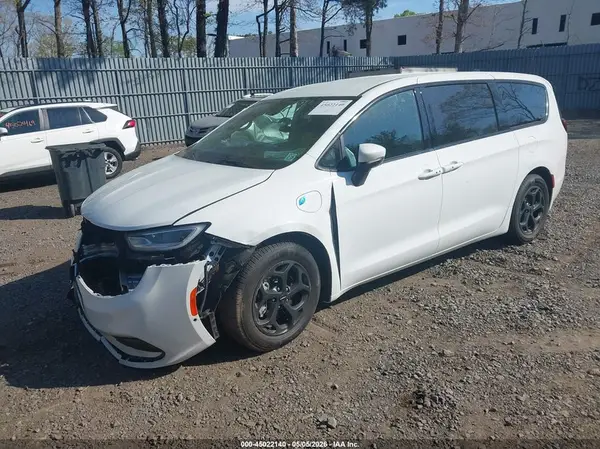 2C4RC1L78PR599629 2023 CHRYSLER PACIFICA - Image 2