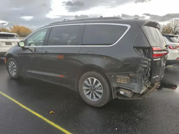 2C4RC1L78PR622231 2023 CHRYSLER PACIFICA - Image 2