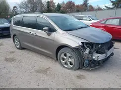2C4RC1L79HR779137 2017 CHRYSLER PACIFICA