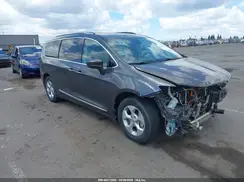 2C4RC1L79JR236831 2018 CHRYSLER PACIFICA