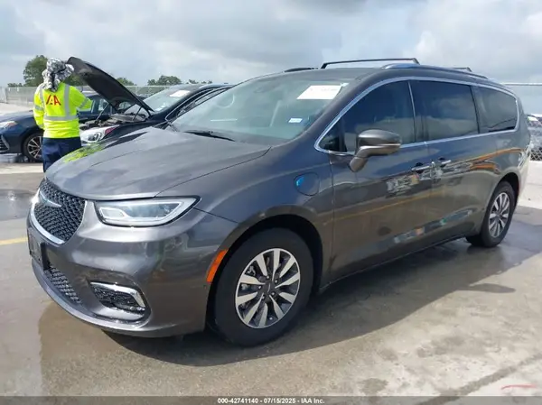 2C4RC1L79MR519203 2021 CHRYSLER PACIFICA - Image 2