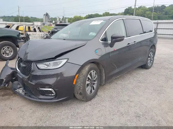 2C4RC1L79NR121569 2022 CHRYSLER PACIFICA - Image 2