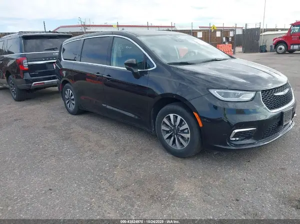 2C4RC1L79PR523109 2023 CHRYSLER PACIFICA - Image 1