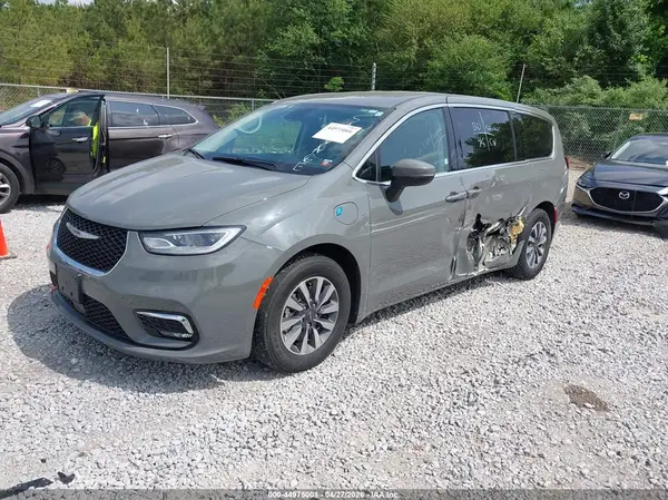 2C4RC1L79PR583939 2023 CHRYSLER PACIFICA - Image 2