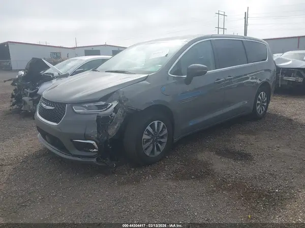 2C4RC1L79PR614624 2023 CHRYSLER PACIFICA - Image 2