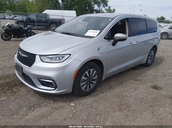 2C4RC1L79PR618317 2023 CHRYSLER PACIFICA - Image 2