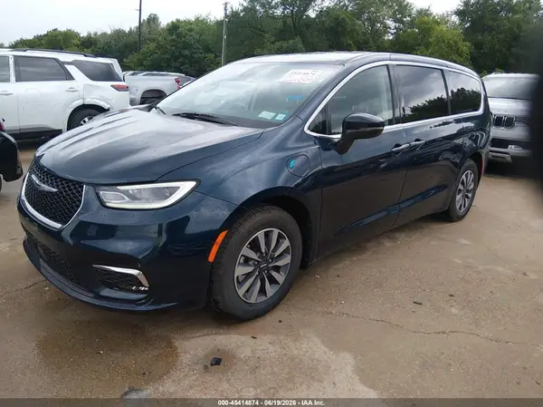2C4RC1L79PR631097 2023 CHRYSLER PACIFICA - Image 2