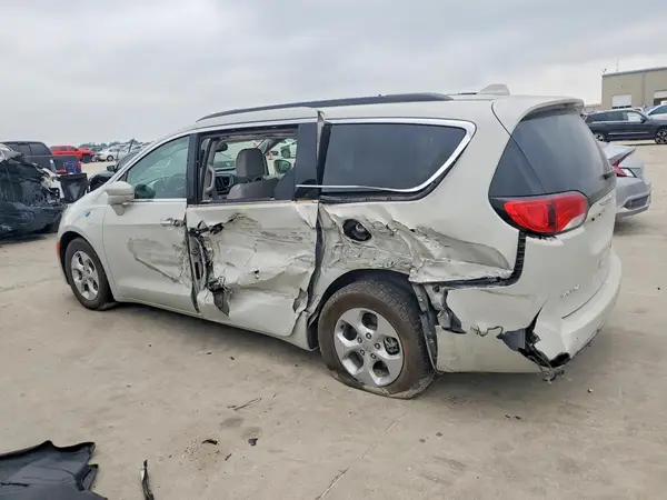 2C4RC1L7XHR771953 2017 CHRYSLER PACIFICA - Image 2