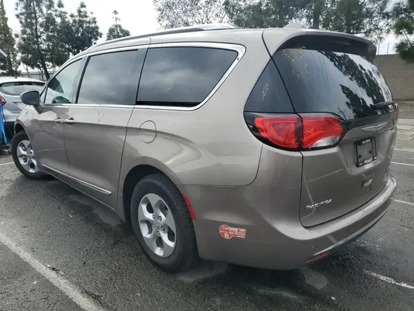 2C4RC1L7XJR129464 2018 CHRYSLER PACIFICA - Image 2