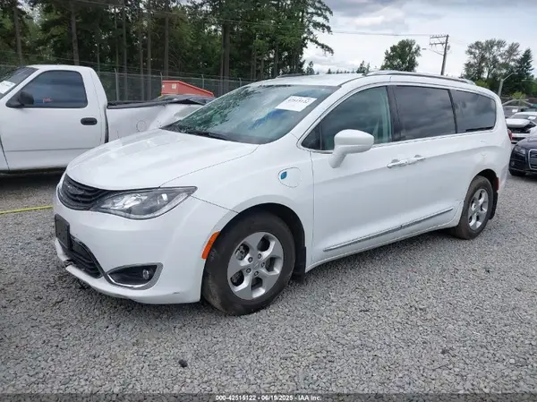 2C4RC1L7XJR275301 2018 CHRYSLER PACIFICA - Image 2