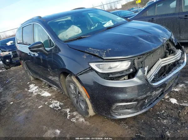 2C4RC1L7XMR594184 2021 CHRYSLER PACIFICA - Image 1
