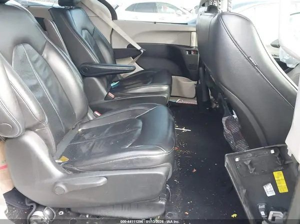 2C4RC1L7XMR594184 2021 CHRYSLER PACIFICA - Image 8