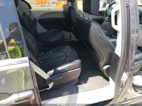 2C4RC1L7XMR596498 2021 CHRYSLER PACIFICA - Image 8
