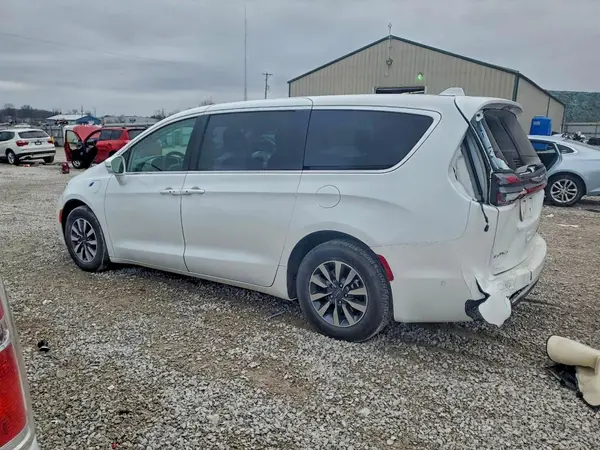 2C4RC1L7XNR108622 2022 CHRYSLER PACIFICA - Image 2