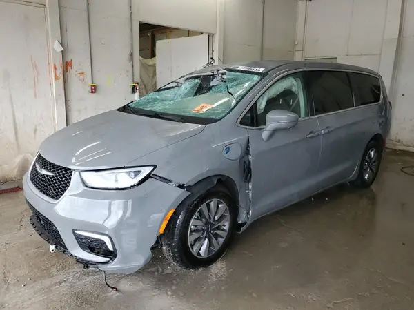 2C4RC1L7XNR124237 2022 CHRYSLER PACIFICA - Image 1
