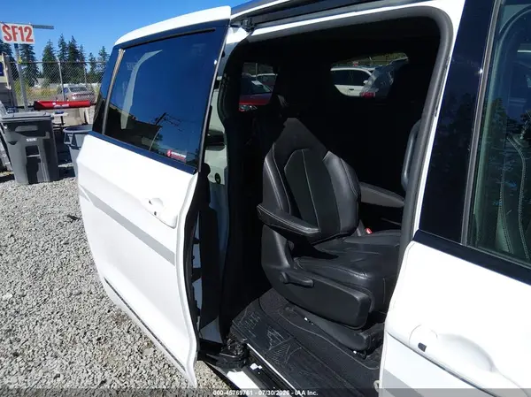 2C4RC1L7XNR225908 2022 CHRYSLER PACIFICA - Image 8