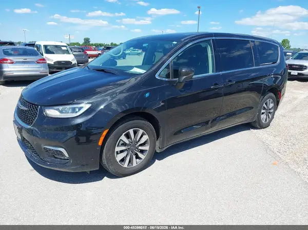 2C4RC1L7XPR575669 2023 CHRYSLER PACIFICA - Image 2