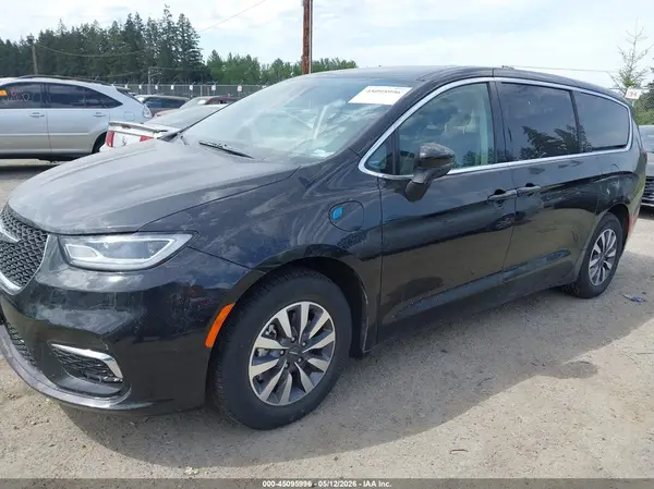 2C4RC1L7XPR622134 2023 CHRYSLER PACIFICA - Image 2