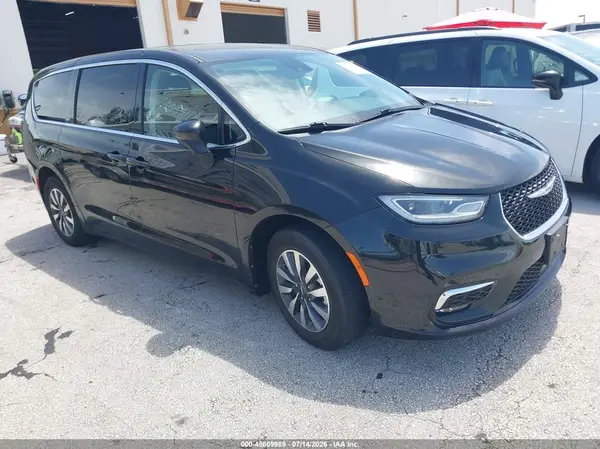 2C4RC1L7XPR626295 2023 CHRYSLER PACIFICA - Image 1