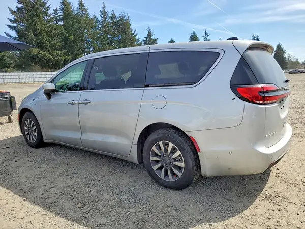 2C4RC1L7XPR630878 2023 CHRYSLER PACIFICA - Image 2