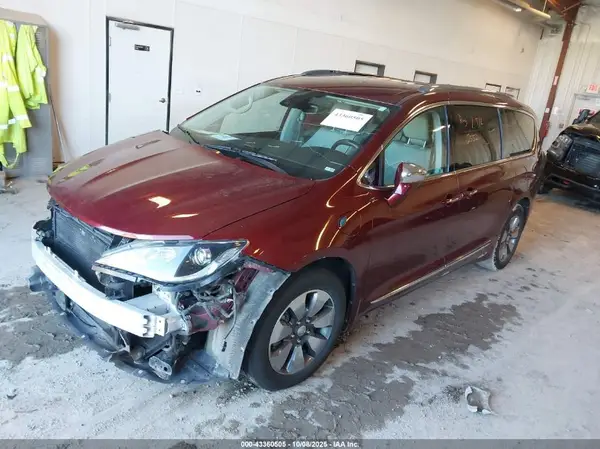 2C4RC1N70JR105526 2018 CHRYSLER PACIFICA - Image 2