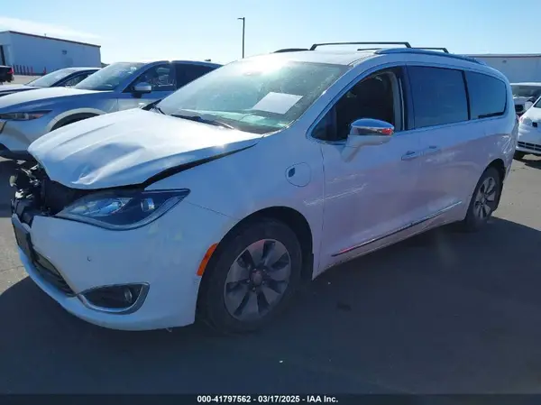2C4RC1N70JR112024 2018 CHRYSLER PACIFICA - Image 2