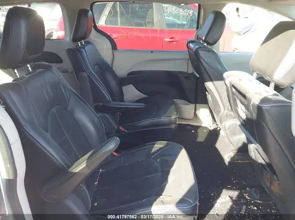 2C4RC1N70JR112024 2018 CHRYSLER PACIFICA - Image 8