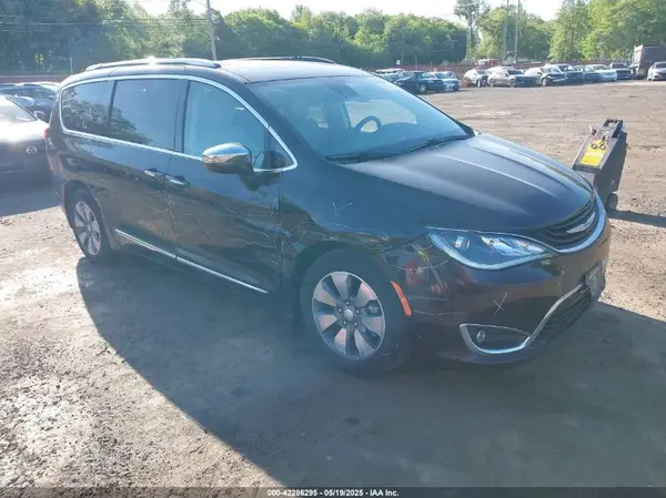 2C4RC1N70JR159165 2018 CHRYSLER PACIFICA - Image 1