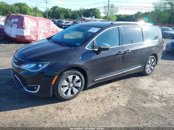 2C4RC1N70JR159165 2018 CHRYSLER PACIFICA - Image 2