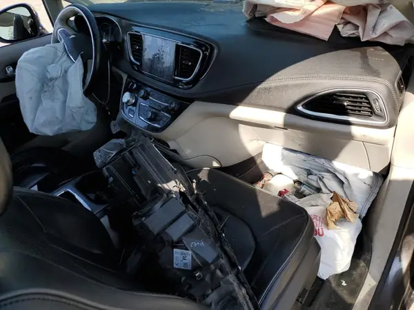 2C4RC1N70JR213452 2018 CHRYSLER PACIFICA - Image 8