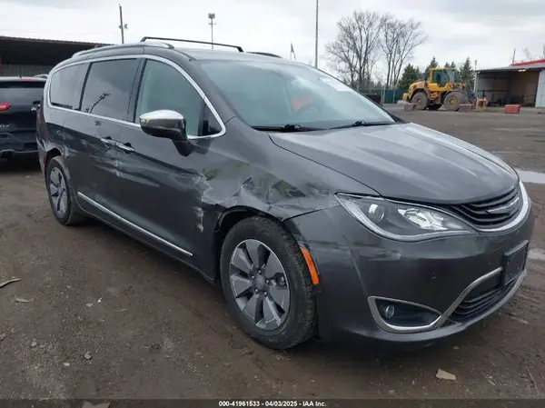 2C4RC1N70JR214486 2018 CHRYSLER PACIFICA - Image 1