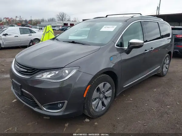 2C4RC1N70JR214486 2018 CHRYSLER PACIFICA - Image 2