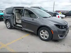 2C4RC1N70JR230347 2018 CHRYSLER PACIFICA