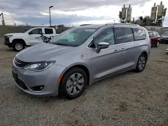 2C4RC1N70JR263722 2018 CHRYSLER PACIFICA