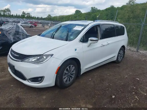 2C4RC1N70LR173649 2020 CHRYSLER PACIFICA - Image 2