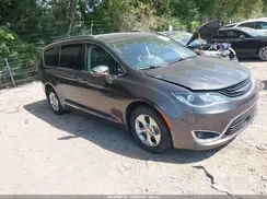 2C4RC1N71HR740054 2017 CHRYSLER PACIFICA