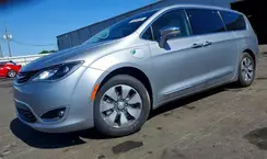 2C4RC1N71JR105258 2018 CHRYSLER PACIFICA