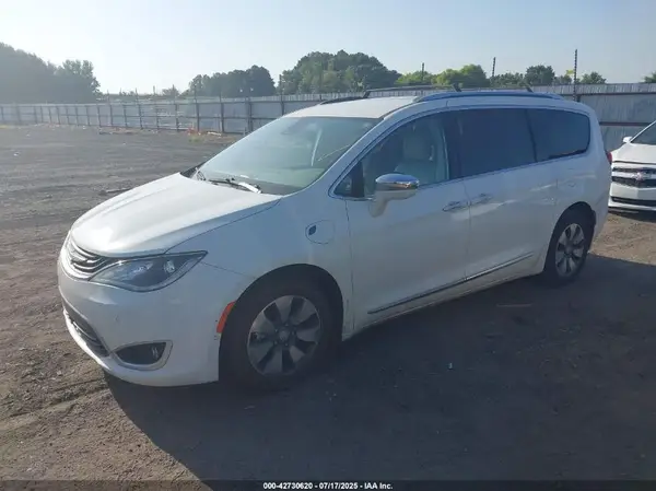 2C4RC1N71JR105485 2018 CHRYSLER PACIFICA - Image 2