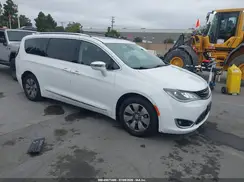2C4RC1N71JR107124 2018 CHRYSLER PACIFICA
