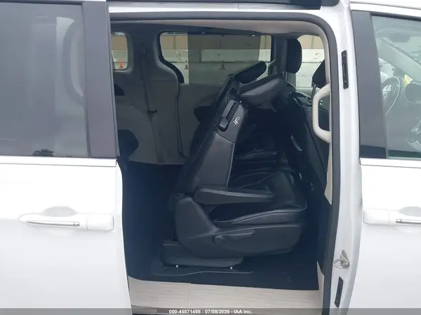 2C4RC1N71JR107124 2018 CHRYSLER PACIFICA - Image 8