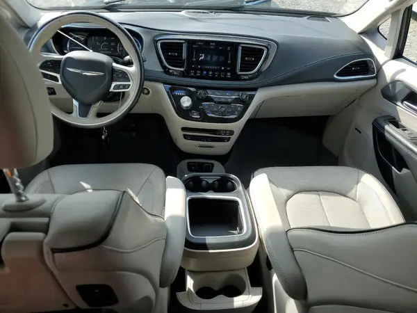 2C4RC1N71JR109620 2018 CHRYSLER PACIFICA - Image 8