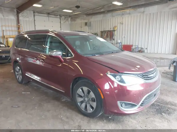 2C4RC1N71JR113067 2018 CHRYSLER PACIFICA - Image 1
