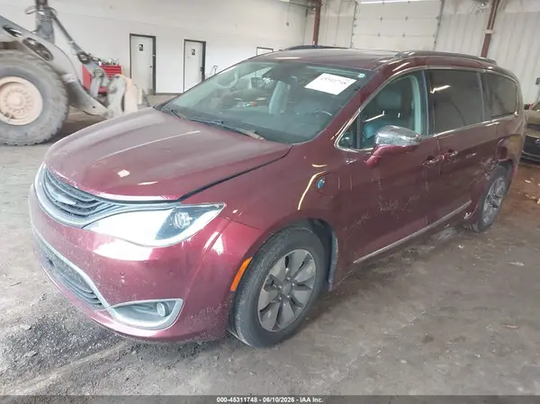 2C4RC1N71JR113067 2018 CHRYSLER PACIFICA - Image 2