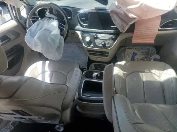 2C4RC1N71JR213170 2018 CHRYSLER PACIFICA - Image 8