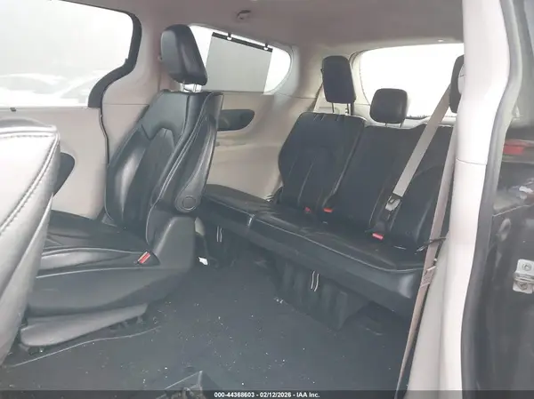 2C4RC1N71JR213413 2018 CHRYSLER PACIFICA - Image 8