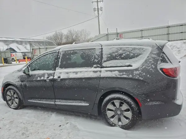 2C4RC1N71JR213461 2018 CHRYSLER PACIFICA - Image 2