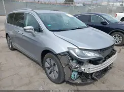 2C4RC1N71JR213556 2018 CHRYSLER PACIFICA