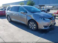 2C4RC1N71JR229322 2018 CHRYSLER PACIFICA