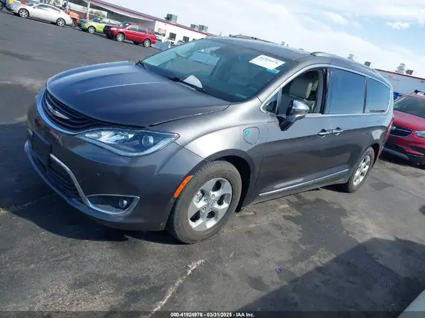 2C4RC1N71JR229563 2018 CHRYSLER PACIFICA - Image 2