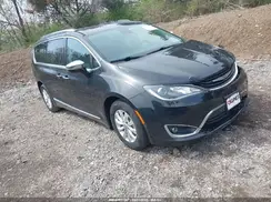 2C4RC1N71JR230065 2018 CHRYSLER PACIFICA